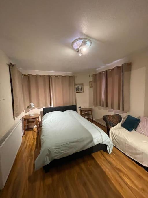 Spacious Bungalow In London, Near Central London, The Excel Centre And The O2, Ideal For Families Eksteriør bilde