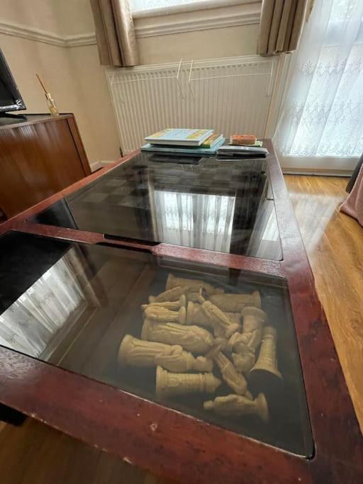 Spacious Bungalow In London, Near Central London, The Excel Centre And The O2, Ideal For Families Eksteriør bilde